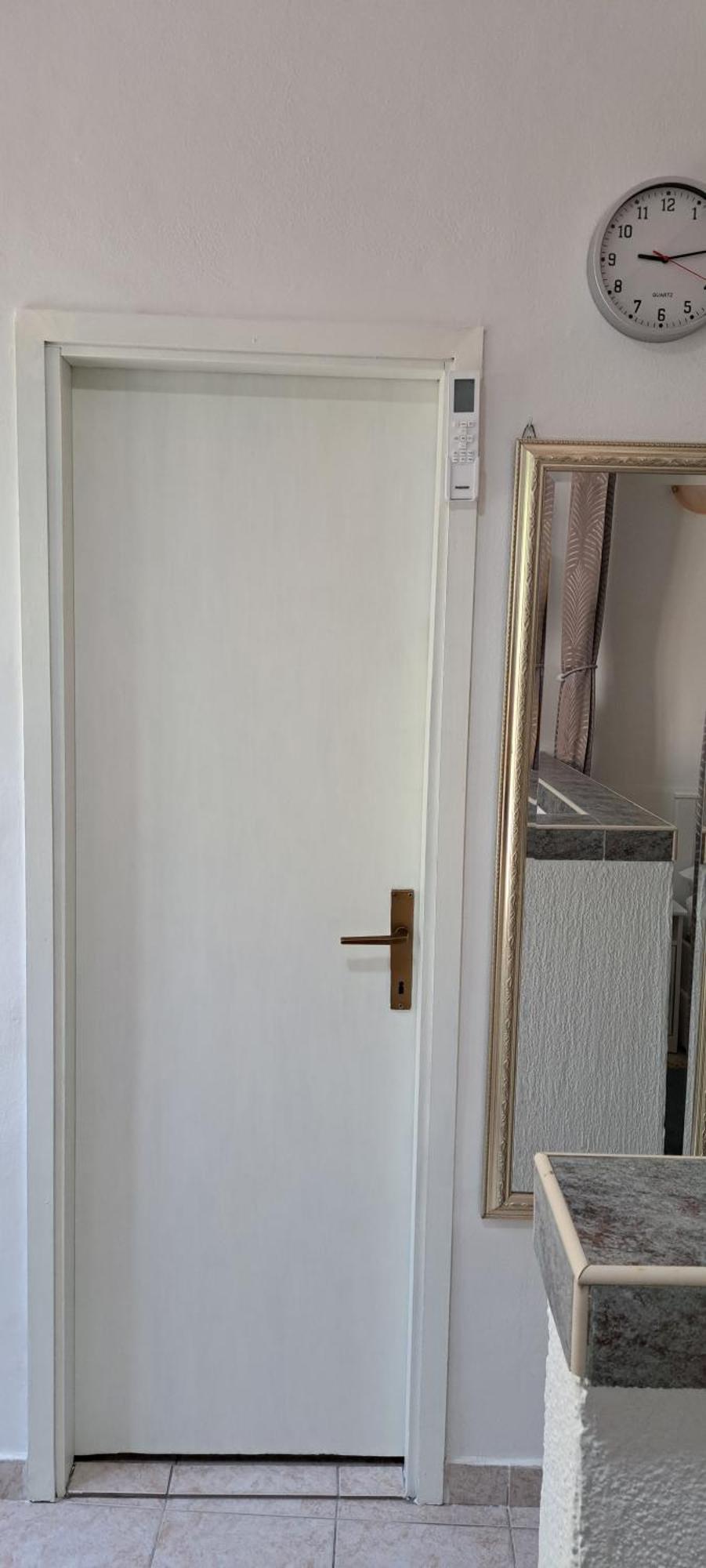 Apartmani Ana-Lora Lopar Eksteriør bilde